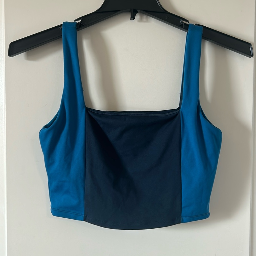 Sincerely Jules Active crop top for working out. Great comforting fit. Like new.